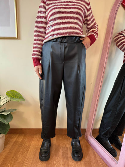 Pantalone barrel in similpelle